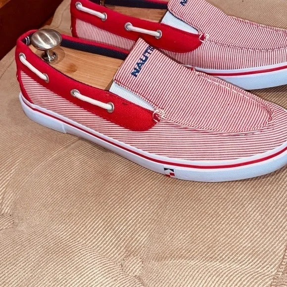 Nautica Premium Skipper Boat Shoes. - Picture 3 of 10